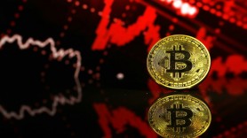 Bitcoin s-a prăbușit cu 10.000 de dolari după ce a atinsese un maxim istoric